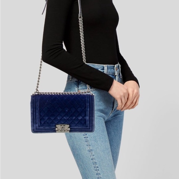 chanel rare medium velvet boy bag - Picture 3 of 5